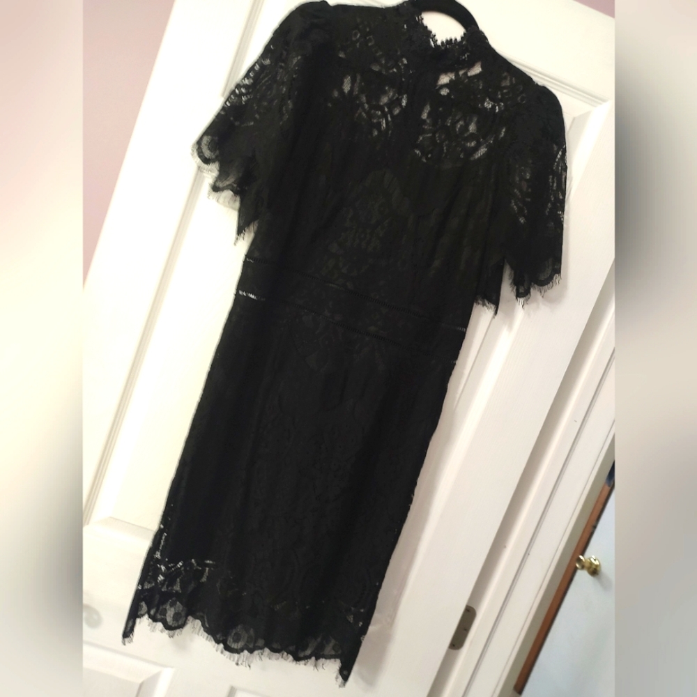 Big Hit lace dress. Size large. Black.